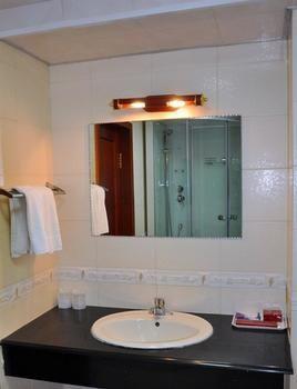 Dongfang Hotel Harbin Dış mekan fotoğraf